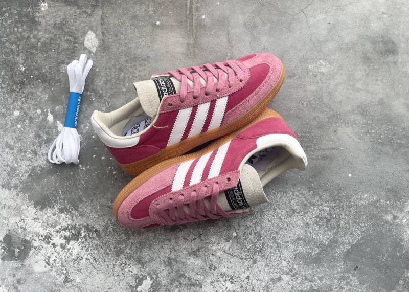 Adidas Sneakers